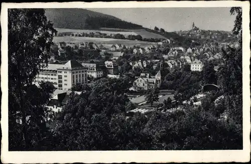 Ak Oberschlema Bad Schlema im Erzgebirge Sachsen, Konzertplatz, Panorama vom Ort