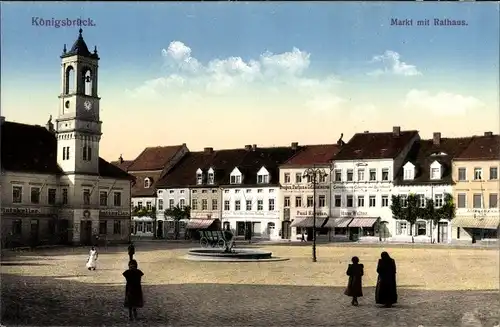 Ak Königsbrück in der Oberlausitz, Marktplatz, Rathaus, Brunnen, Ratskeller, Geschäfte