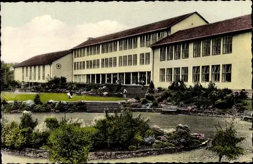 Ak Treysa Schwalmstadt Hessen, Volksschule mit Festhalle