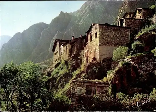 Ak Andorra, Maisons typiques du Pui, paysage montagneux