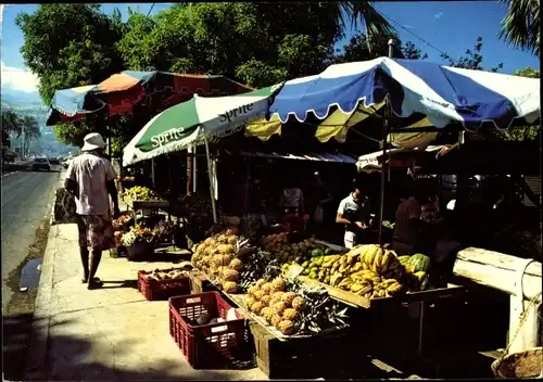 Ak Île de la Réunion, St. Gilles les Bains, Marchand de fruits, parapluies, ananas, bananes, melons