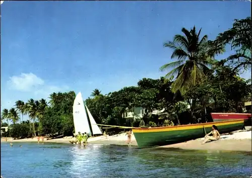 Ak Anse Mitan Martinique, Plage, baigneurs, voilier, palmiers, barques