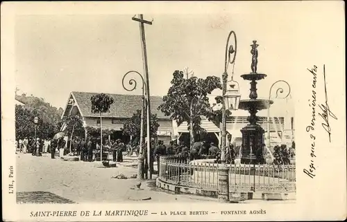 Ak Saint Pierre Martinique, La Place Bertin, Fontaine Agnès