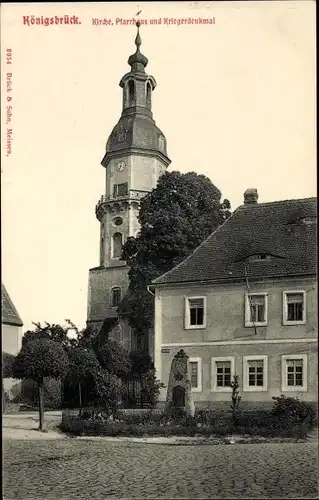 Ak Königsbrück in der Oberlausitz, Kirche, Pfarrhaus, Kriegerdenkmal