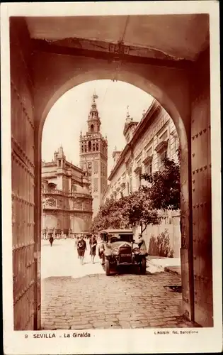 Ak Sevilla Andalusien Spanien, La Giralda, Auto