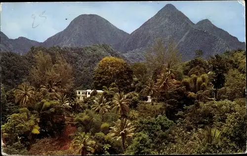 Ak Martinique, Les Pitons du Carbet, Landschaftsansicht, Berge