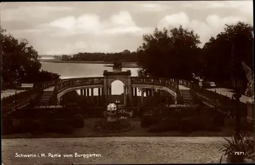 Ak Schwerin in Mecklenburg, Partie vom Burggarten