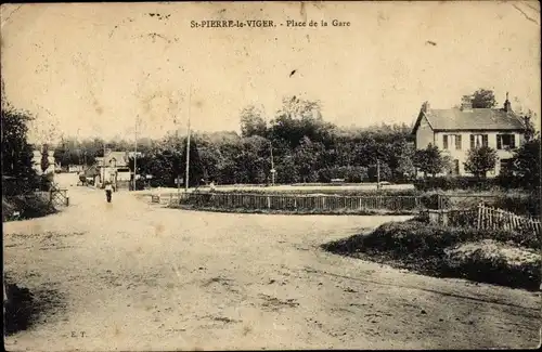 Ak Saint Pierre le Viger Seine Maritime, Place de la Gare