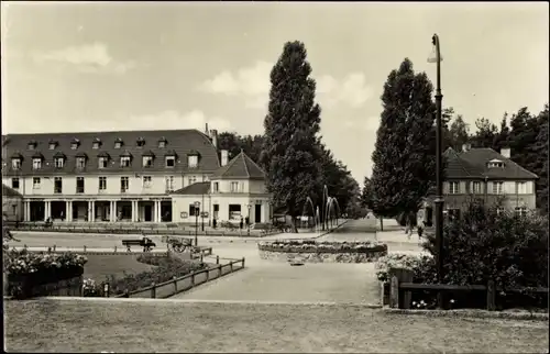 Ak Bad Saarow Pieskow Brandenburg, Bahnhofsplatz