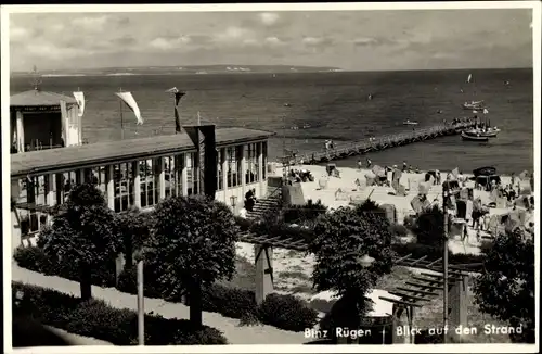 Foto Ak Seebad Binz auf Rügen, Blick auf den Strand