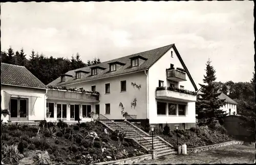 Ak Rehe Rennerod in Rheinland Pfalz, Christliches Erholungsheim Westerwald, Außenansicht, Treppe