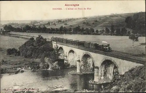 Ak Issoire Puy de Dôme, L'Allier au Pont de Blot, Dampflok, Eisenbahnbrücke