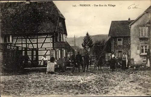 Ak Friesen Elsass Haut Rhin, Une Rue du Village