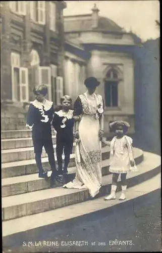 Ak Königin Elisabeth Gabriele von Belgien, Prinz Leopold, Prinz Charles, Prinzessin Marie Jose