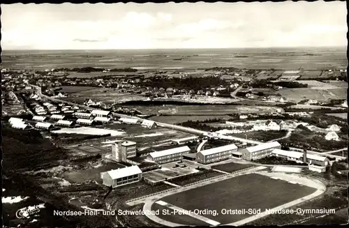 Ak Sankt Peter Ording in Nordfriesland, Nordsee Gymnasium, Fliegeraufnahme