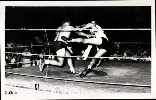 Foto Ak Ringkampf, Ringer während eines Kampfes