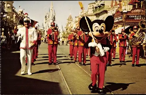 Ak Micky Maus, Dirigent, Zepter, Disneyland, Parade, Trompeten, Tuba, Dornröschenschloss