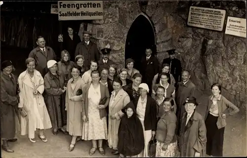 Ak Saalfeld an der Saale Thüringen, Feengrotten, Gruppenbild