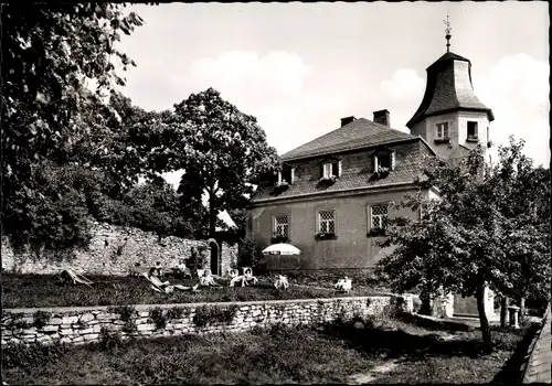 Ak Gattendorf Oberfranken Bayern, Hotel Schloss Gattendorf, Liegewiese