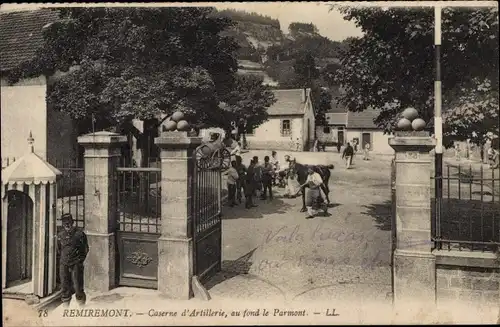 Ak Remiremont Lothringen Vosges, Caserne d'Artillerie au fond le Parmont