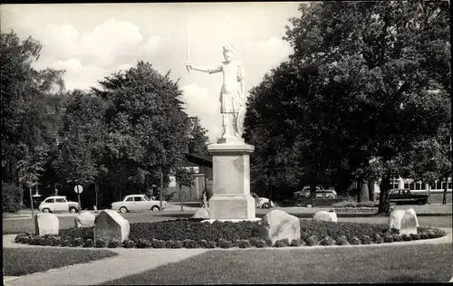 Ak Bad Bramstedt in Schleswig Holstein, Roland Statue