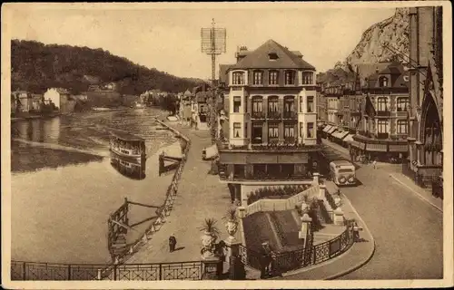 Ak Dinant Wallonien Namur, Arrivée du Bateau et rue Saxe