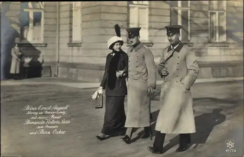 Ak Herzog Ernst August von Braunschweig, Victoria Luise von Preußen, Oskar Prinz von Preußen