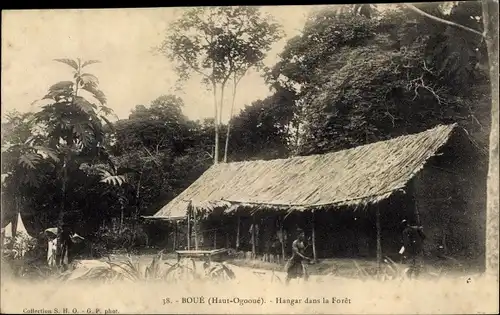 Ak Boué Gaun, Hangar dans la Foret