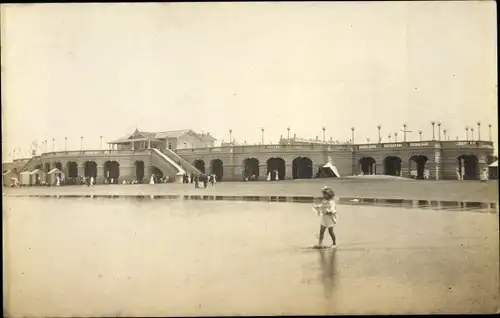 Foto Ak Buenos Aires Argentinien, Strandpartie, Gebäude