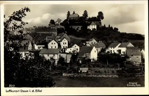 Ak Daun in der Eifel Rheinland Pfalz, Totalansicht vom Ort