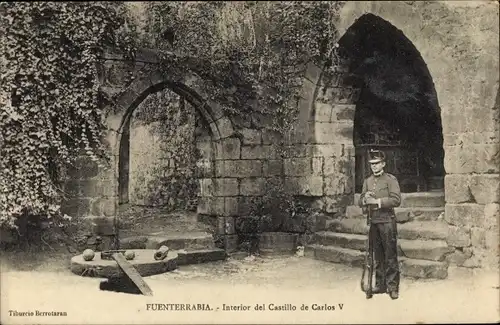 Ak Fuenterrabia Baskenland, Interior del Castillo de Carlos V