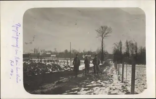 Foto Ak Haubourdin Nord, Dt. Soldaten, Schneelandschaft, Winter