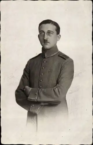 Foto Ak Dt. Soldat in Uniform, Portrait