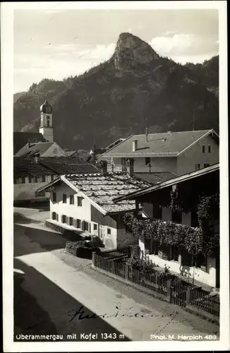 Ak Oberammergau in Oberbayern, Dorfidyll mit Kofel