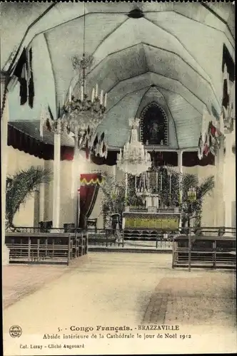 Ak Brazzaville Franz. Kongo, Abside intérieure de la Cathédrale le jour de Noel