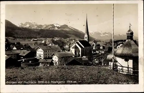 Ak Bergen in Bayern, Teilansicht vom Ort mit Kirche, Hochfelln und Hochgern