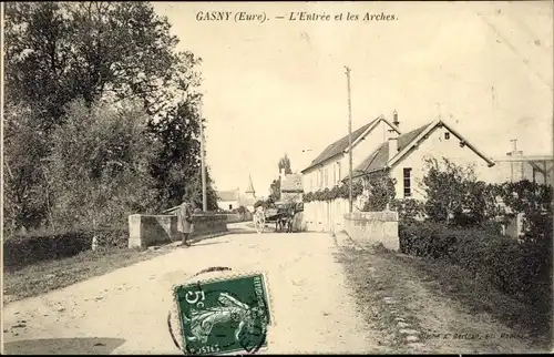 Ak Gasny Eure, L'Entree et les Arches, Straßenpartie im Ort, Fuhrwerk