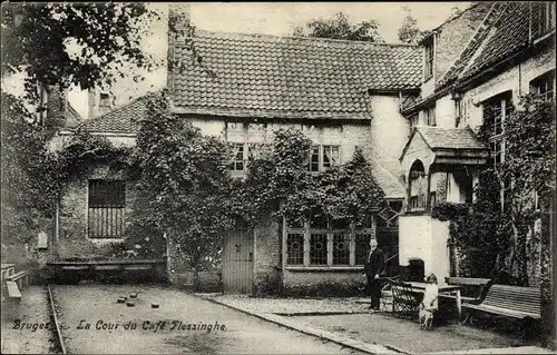 Ak Bruges Brügge Flandern Westflandern, Café Flessinghe, vue extérieure, La Cour