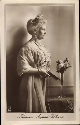 Ak Kaiserin Auguste Viktoria, Portrait, Perlenkette, NPG 4510