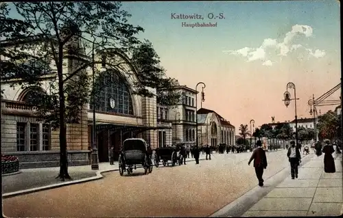 Ak Katowice Kattowitz Schlesien, Blick auf den Hauptbahnhof, Straßenseite