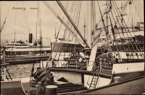 Ak Hamburg, Schiffe im Hafen