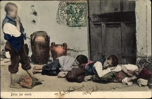 Ak Italien, Dolce far niente, Jungen schlafen auf einer Straße