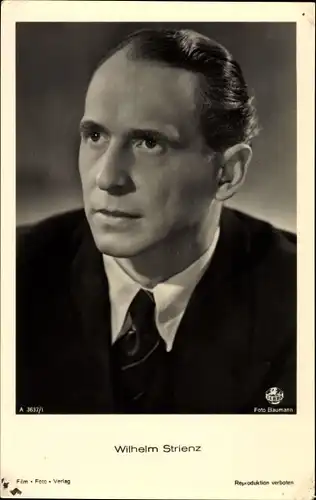 Ak Schauspieler Wilhelm Strienz, Portrait im Anzug