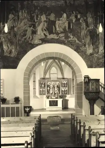 Foto Ak Meerane in Sachsen, Blick auf den Altarraum, Taufbecken und biblische Szenen