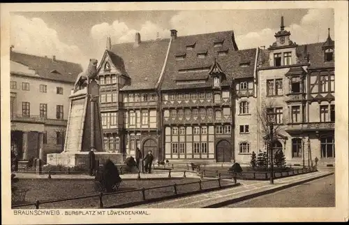 Ak Braunschweig in Niedersachsen, Burgplatz mit Löwendenkmal