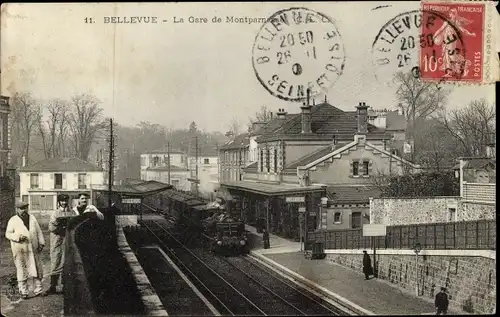 Ak Bellevue Yvelines, La Gare de Montparnasse, chemin de fer