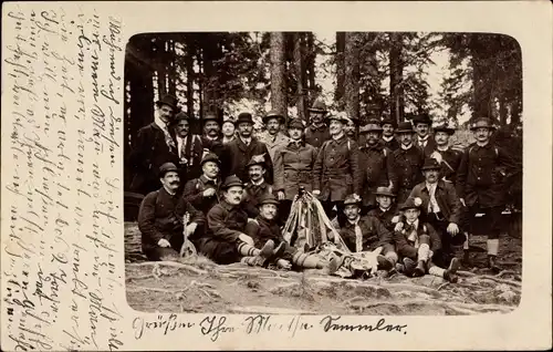 Foto Ak Gruppenfoto von Männern, Nagelstiefel, Laute, Rucksäcke, Wanderer