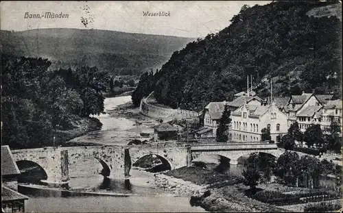 Ak Hann. Münden in Niedersachsen, Blick auf eine Brücke über die Weser, Teilansicht vom Ort