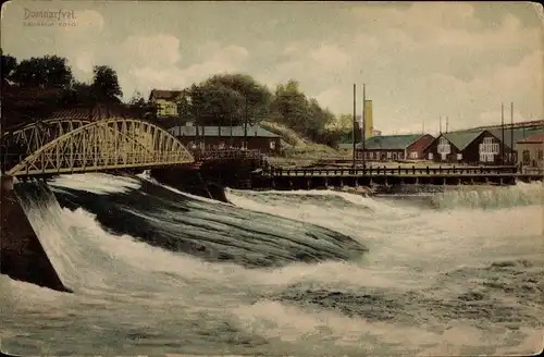 Ak Domnarvet Borlänge Schweden, Flusspartie mit Blick auf den Ort, Brücke, Wehr