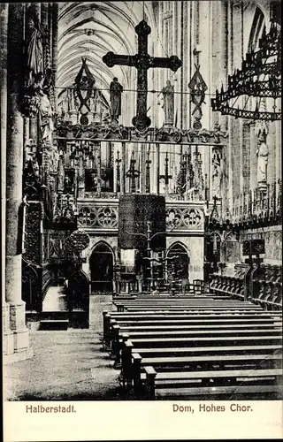 Ak Halberstadt in Sachsen Anhalt, Dom, Inneres, Hohes Chor, Kirchenbänke, Kreuz